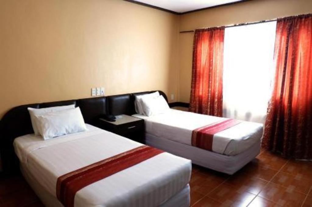 Holiday Spa Hotel Cebu Extérieur photo