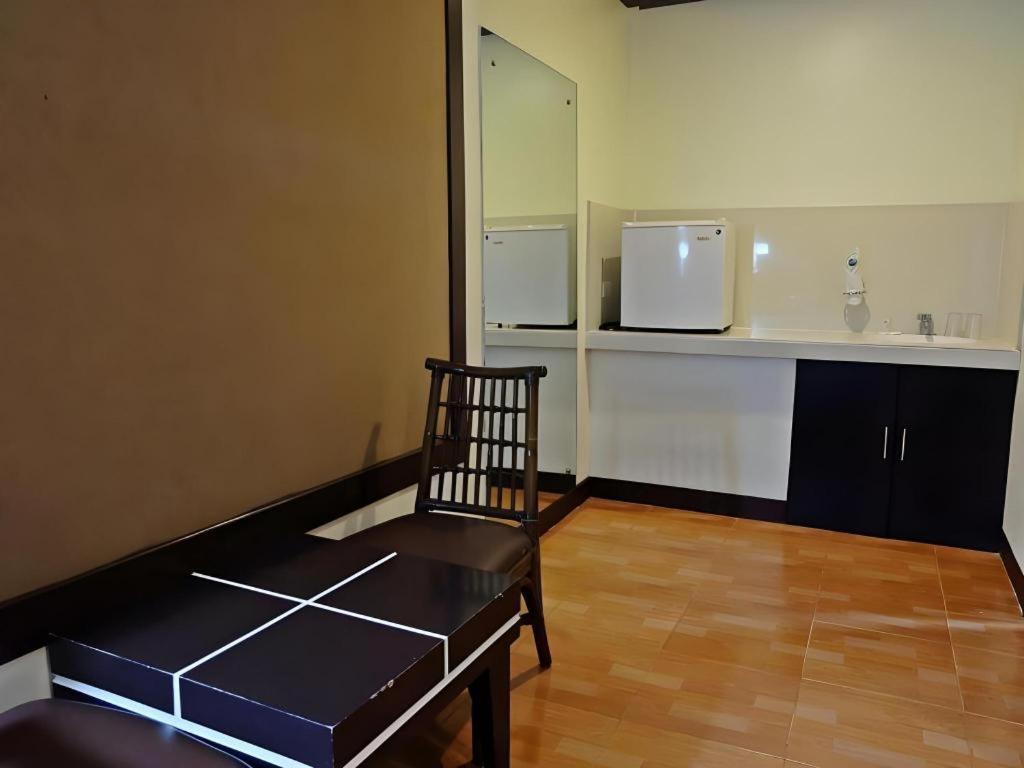 Holiday Spa Hotel Cebu Extérieur photo