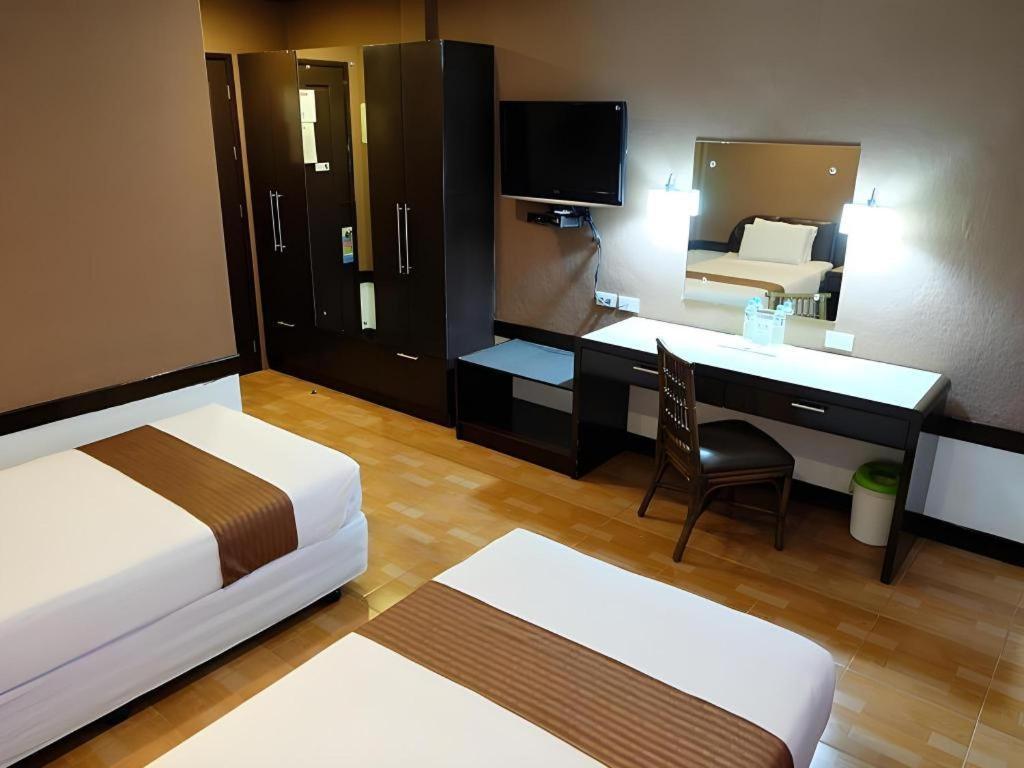 Holiday Spa Hotel Cebu Extérieur photo