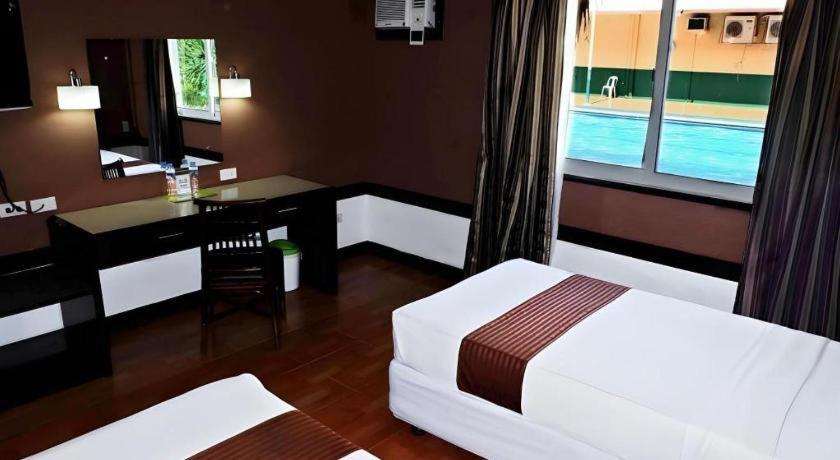 Holiday Spa Hotel Cebu Extérieur photo