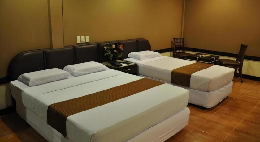 Holiday Spa Hotel Cebu Extérieur photo