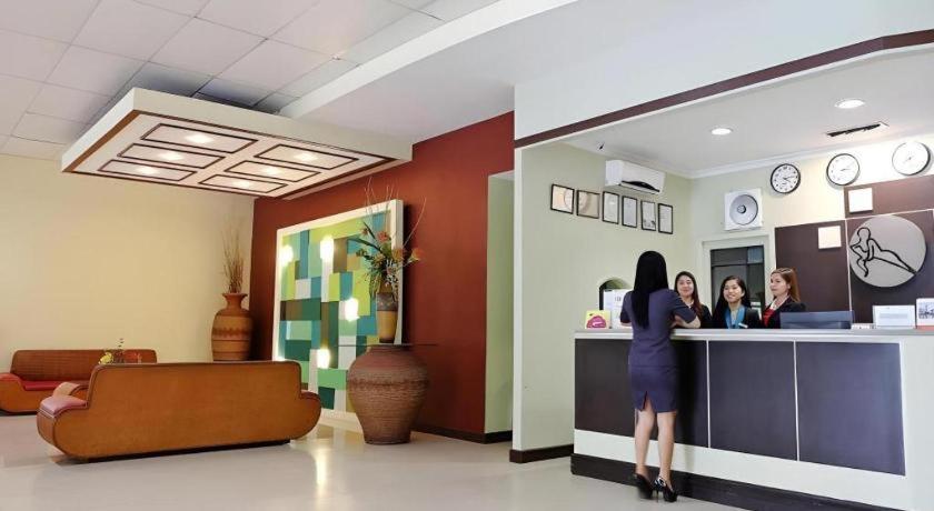 Holiday Spa Hotel Cebu Extérieur photo