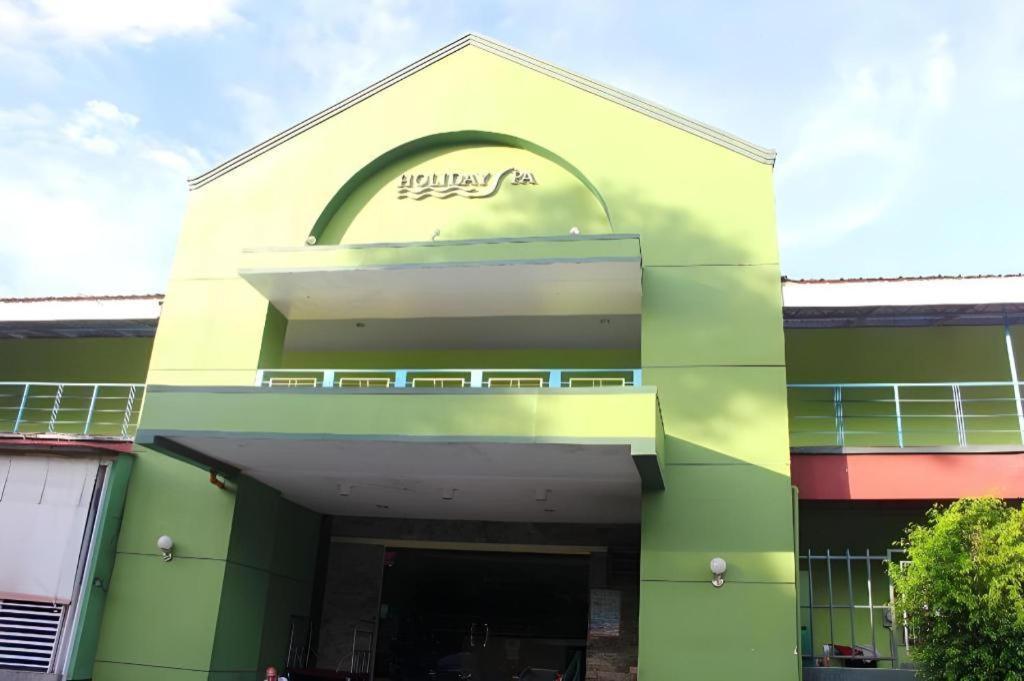 Holiday Spa Hotel Cebu Extérieur photo